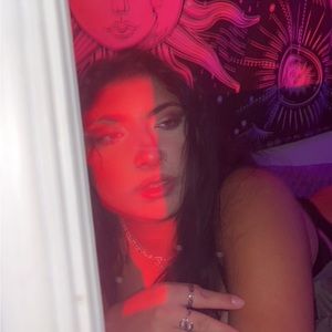 Meet your Posher, Victoria